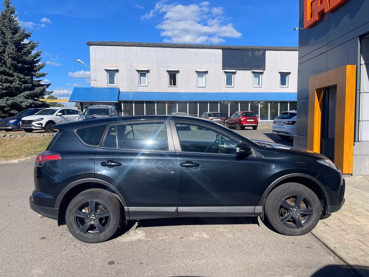 Toyota RAV4 фото 4