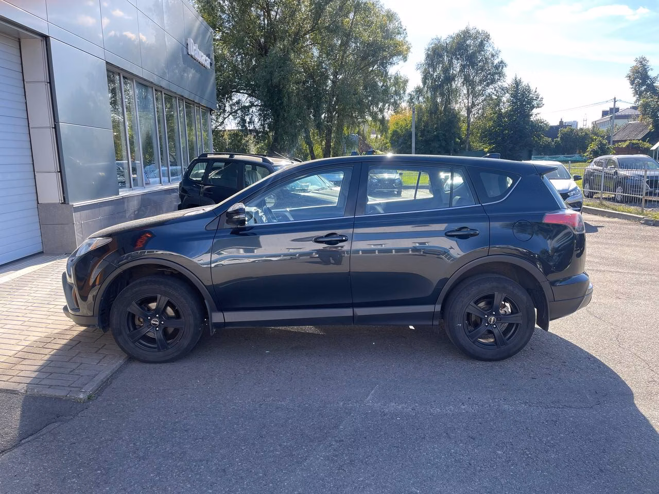 Toyota RAV4 фото 8
