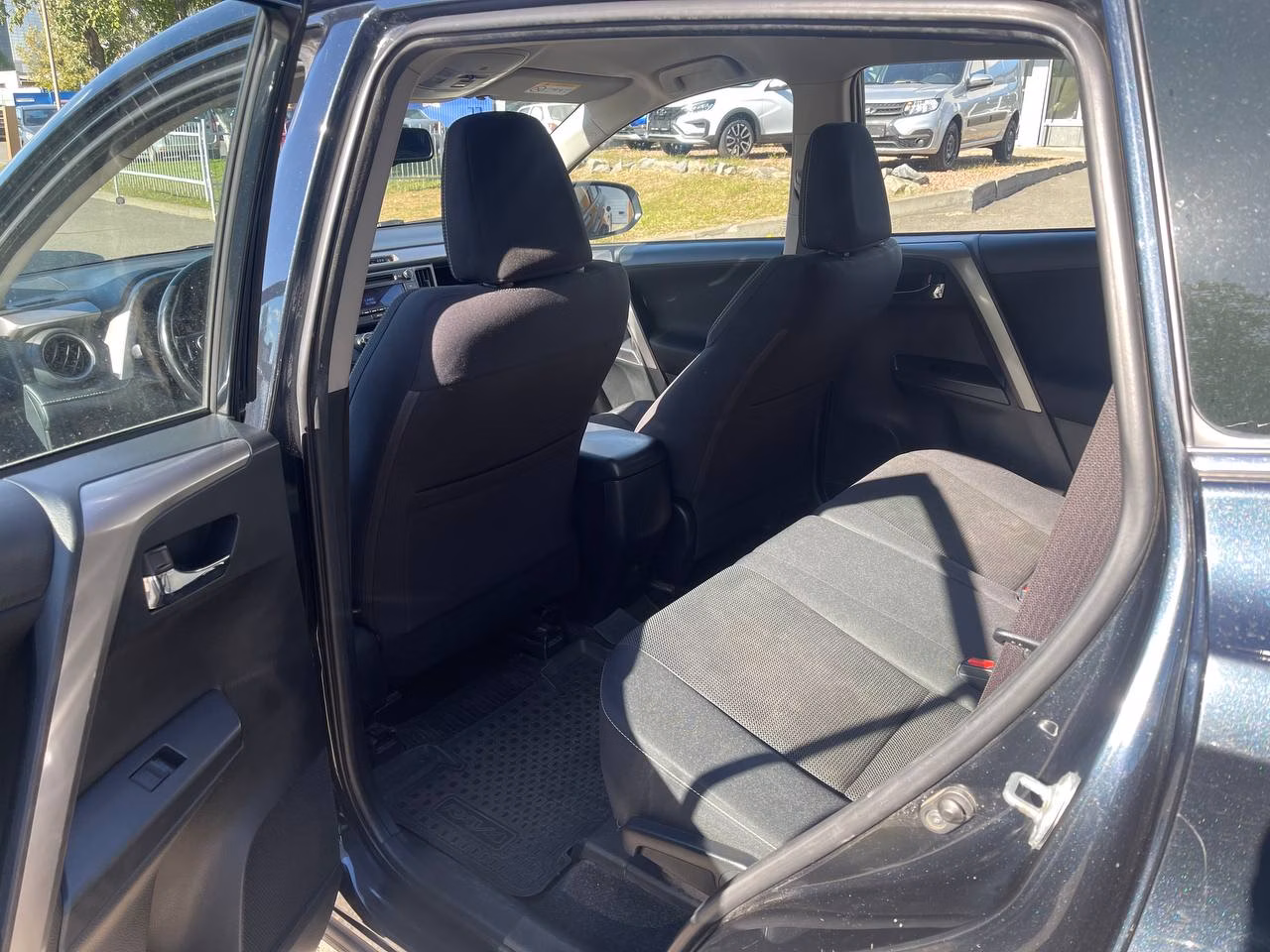 Toyota RAV4 фото 19