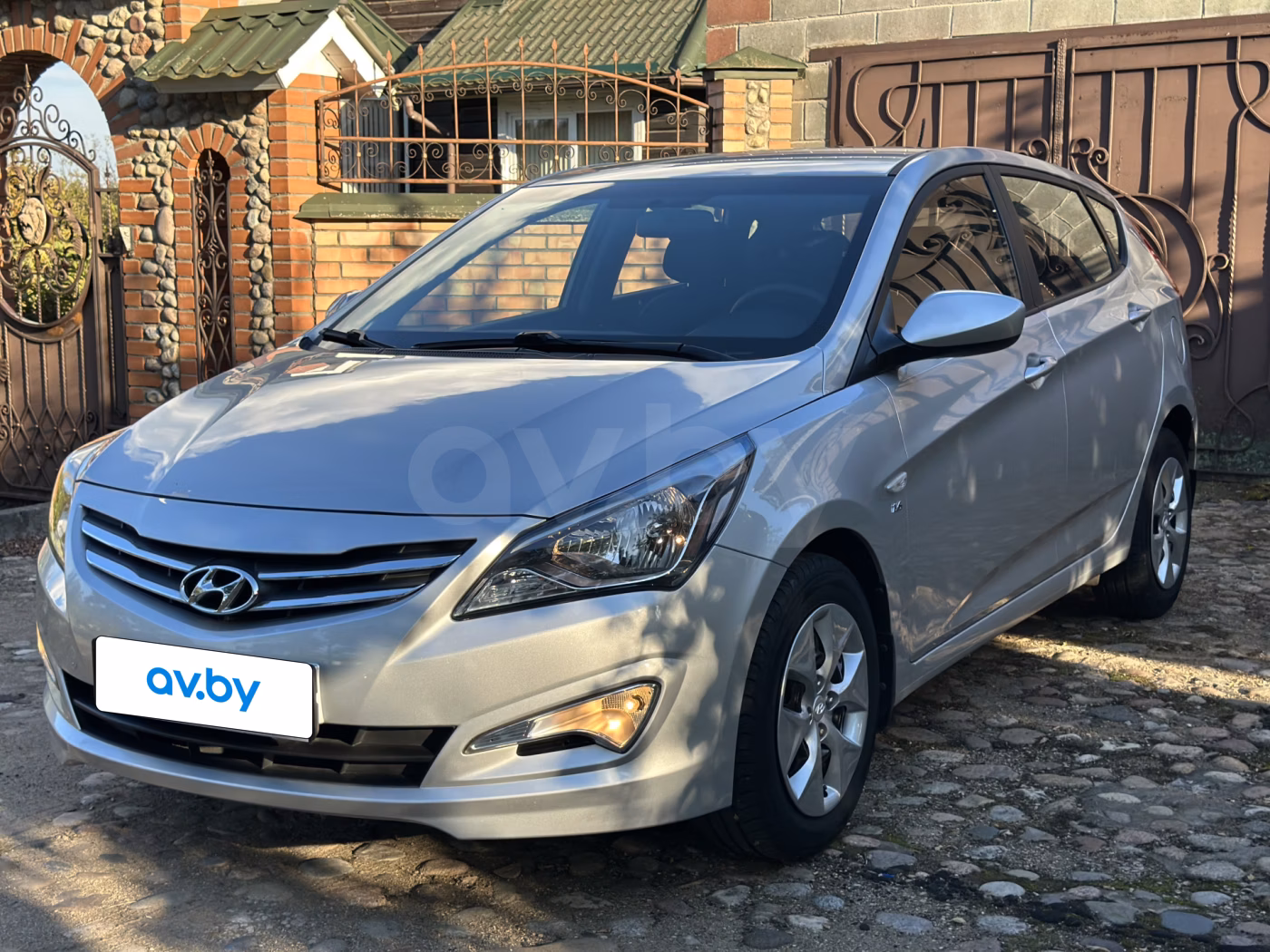 Hyundai Accent фото 2