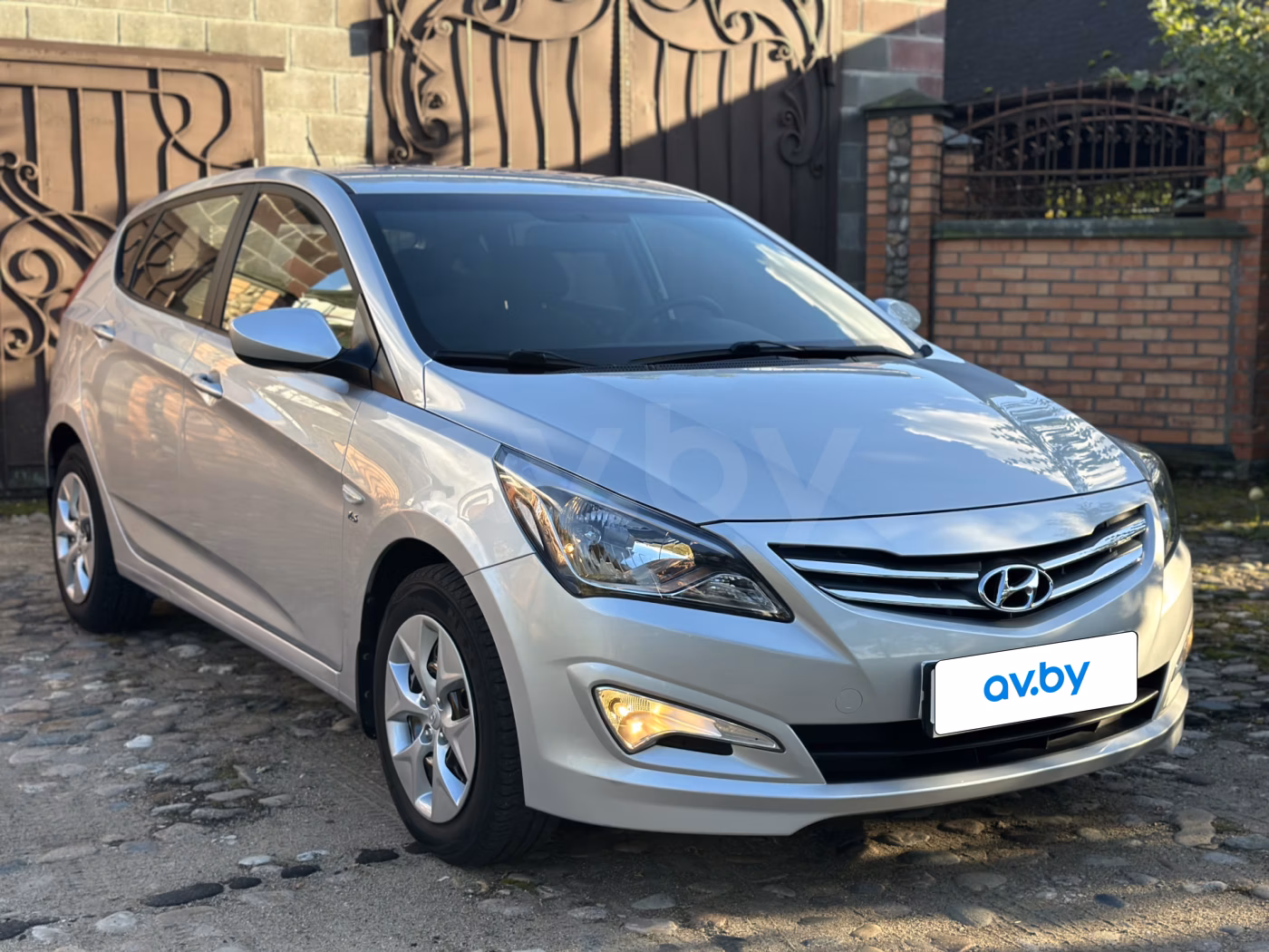 Hyundai Accent фото 3