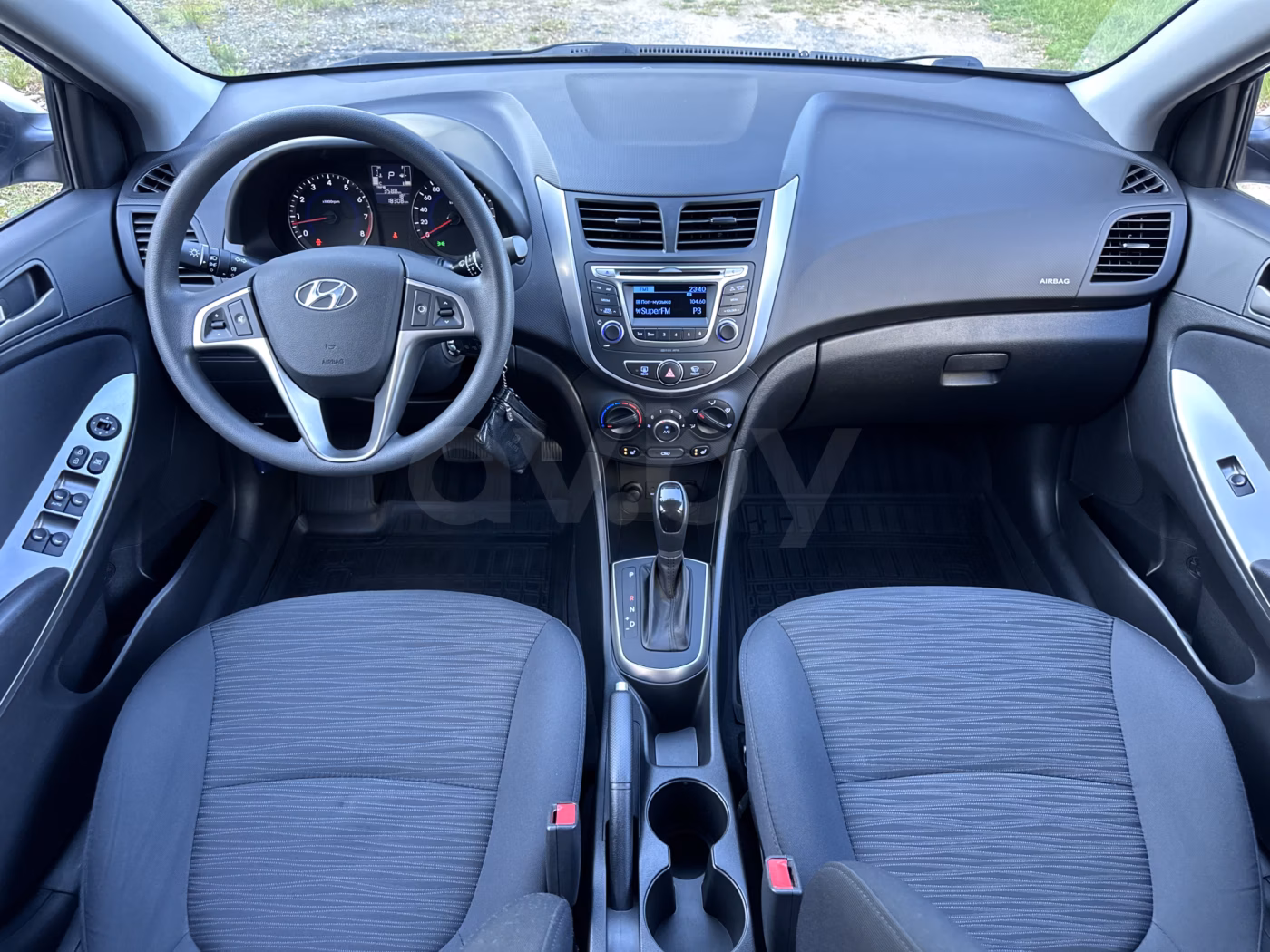 Hyundai Accent фото 17