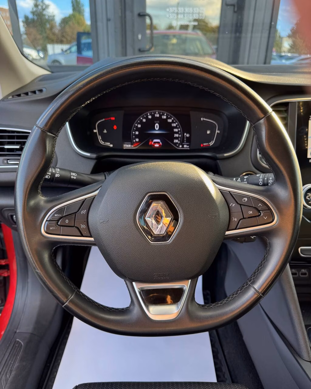 Renault Megane фото 7