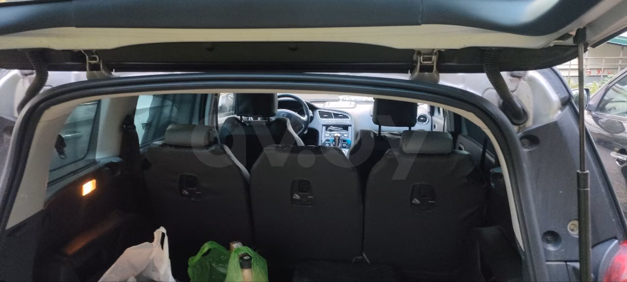 Peugeot 5008 фото 6