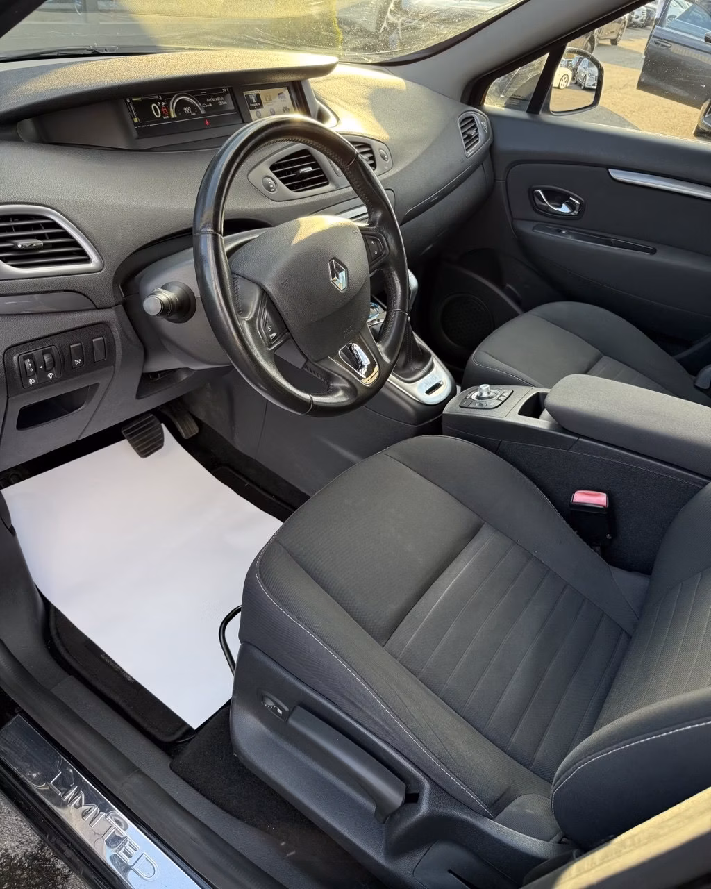 Renault Grand Scenic фото 10