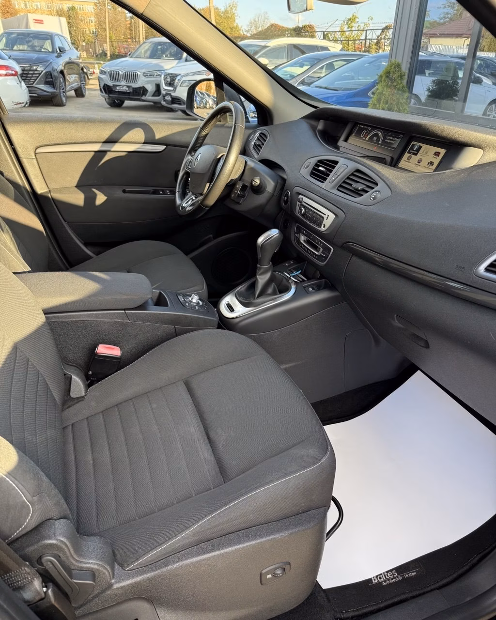Renault Grand Scenic фото 11