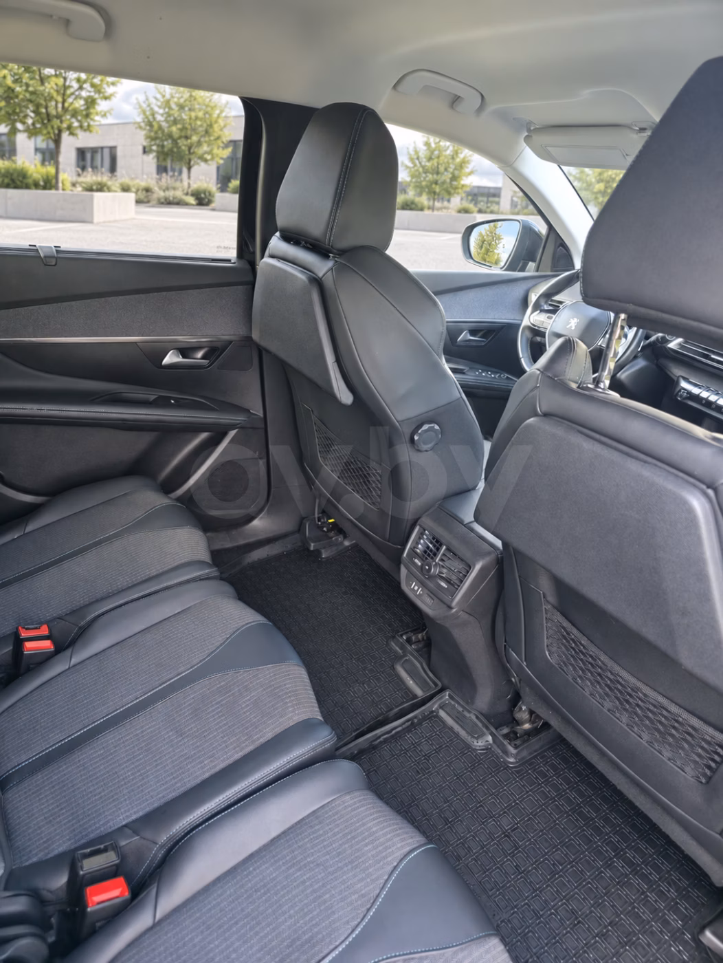 Peugeot 5008 фото 11