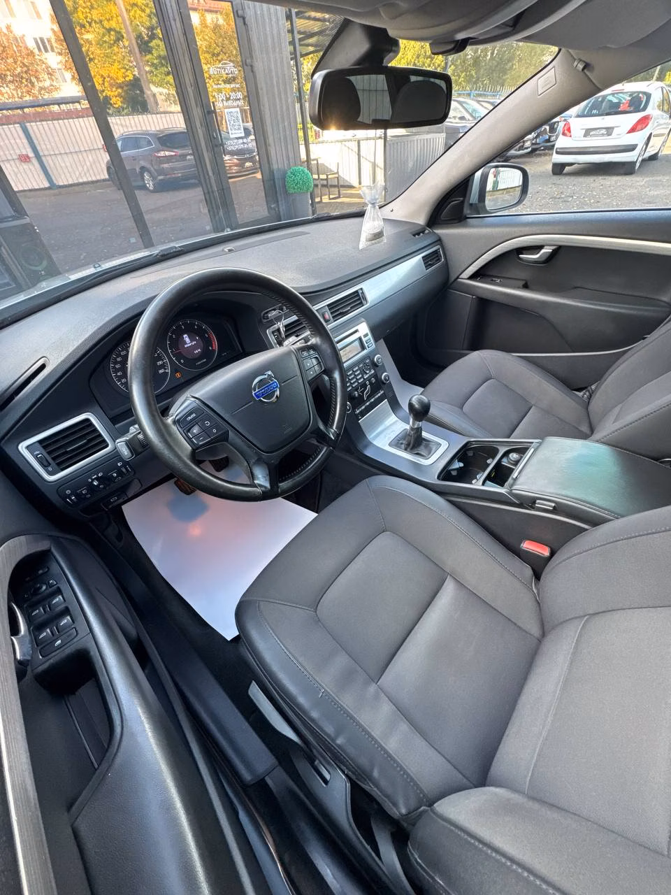 Volvo V70 фото 9