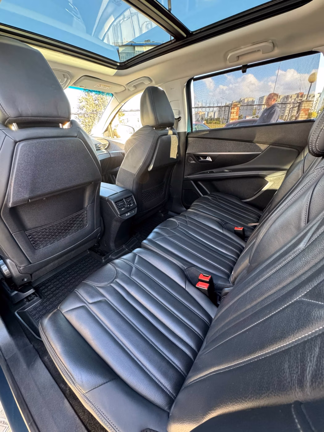 Peugeot 5008 фото 11