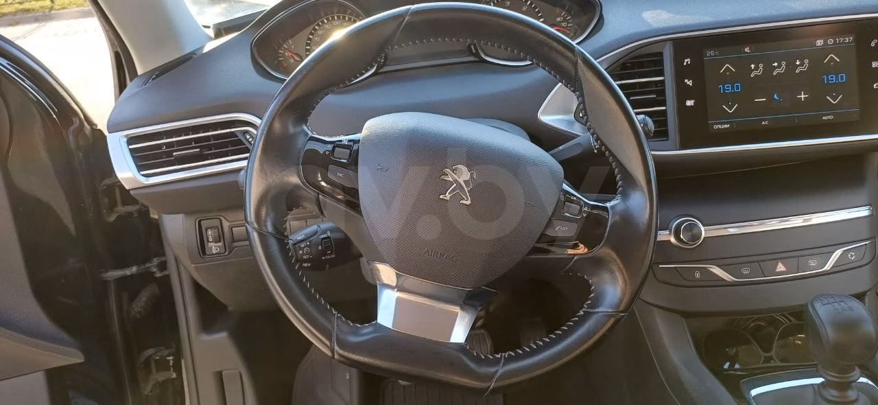 Peugeot 308 фото 14