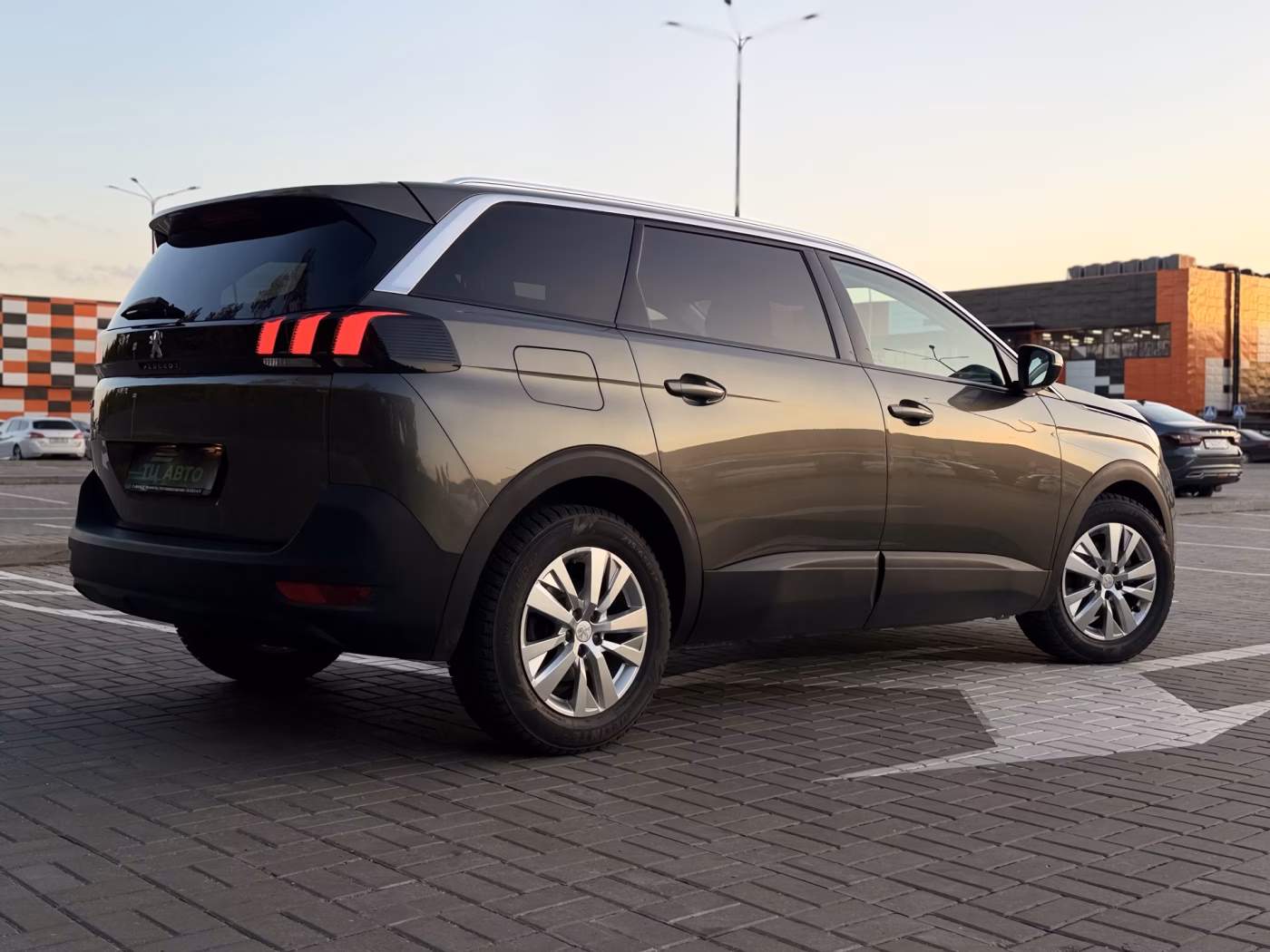 Peugeot 5008 фото 8