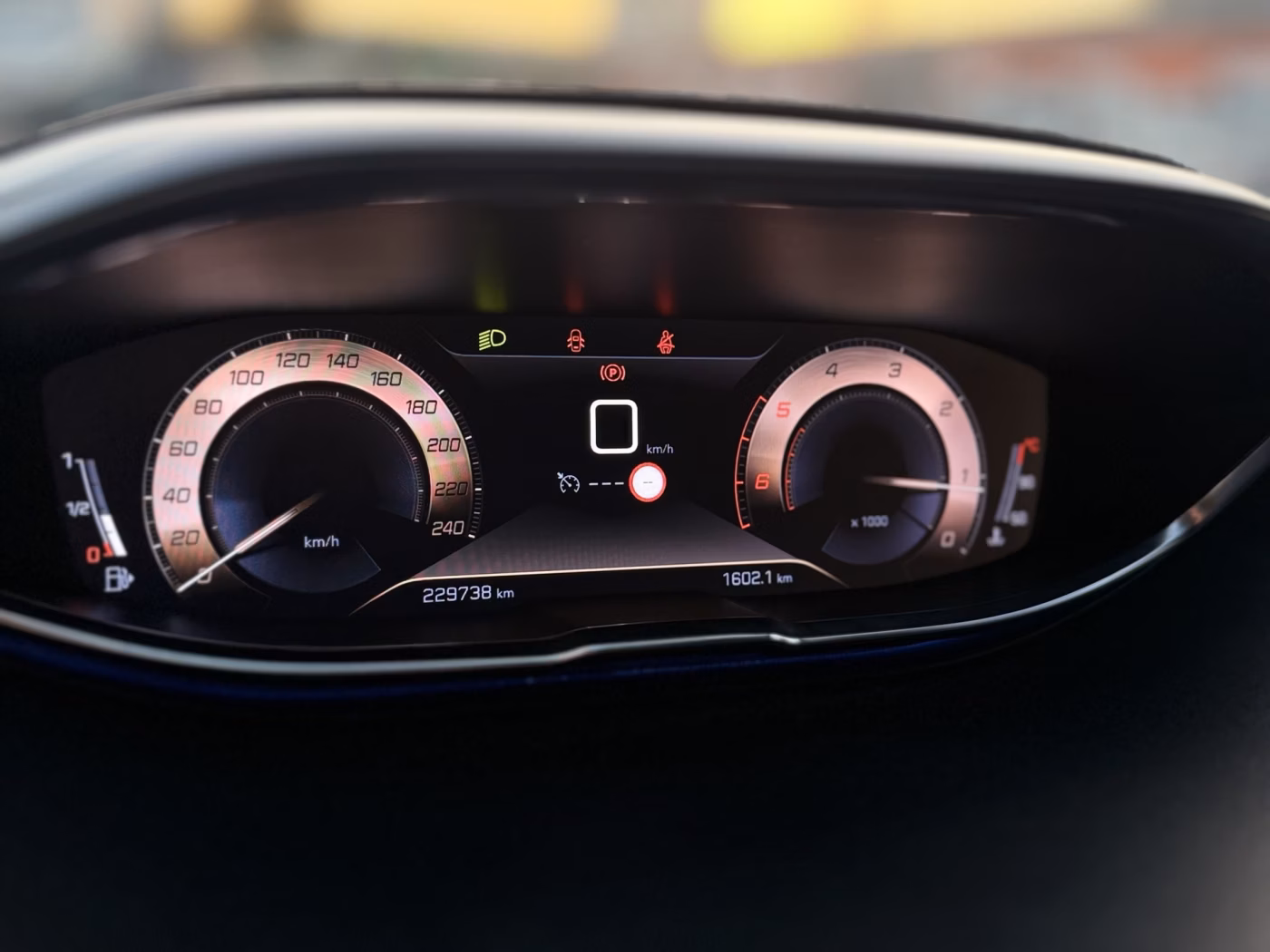 Peugeot 5008 фото 11