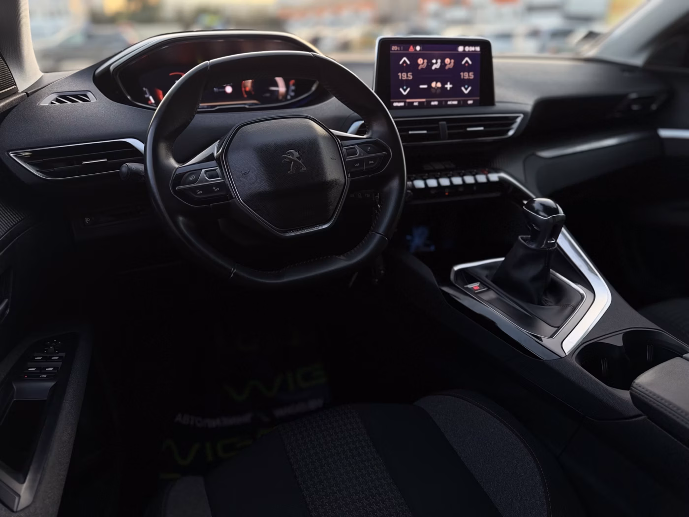 Peugeot 5008 фото 14