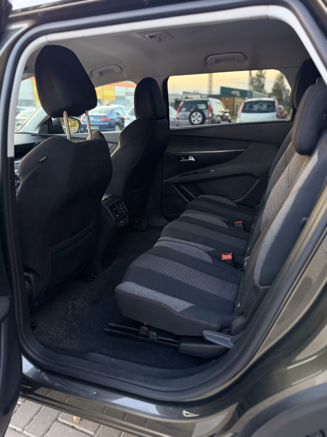 Peugeot 5008 фото 15