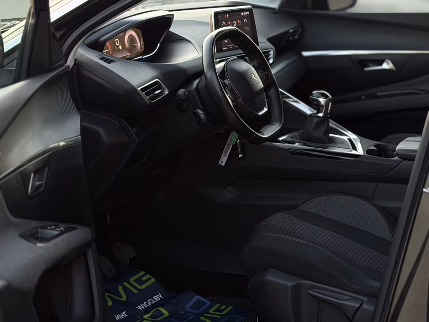 Peugeot 5008 фото 20