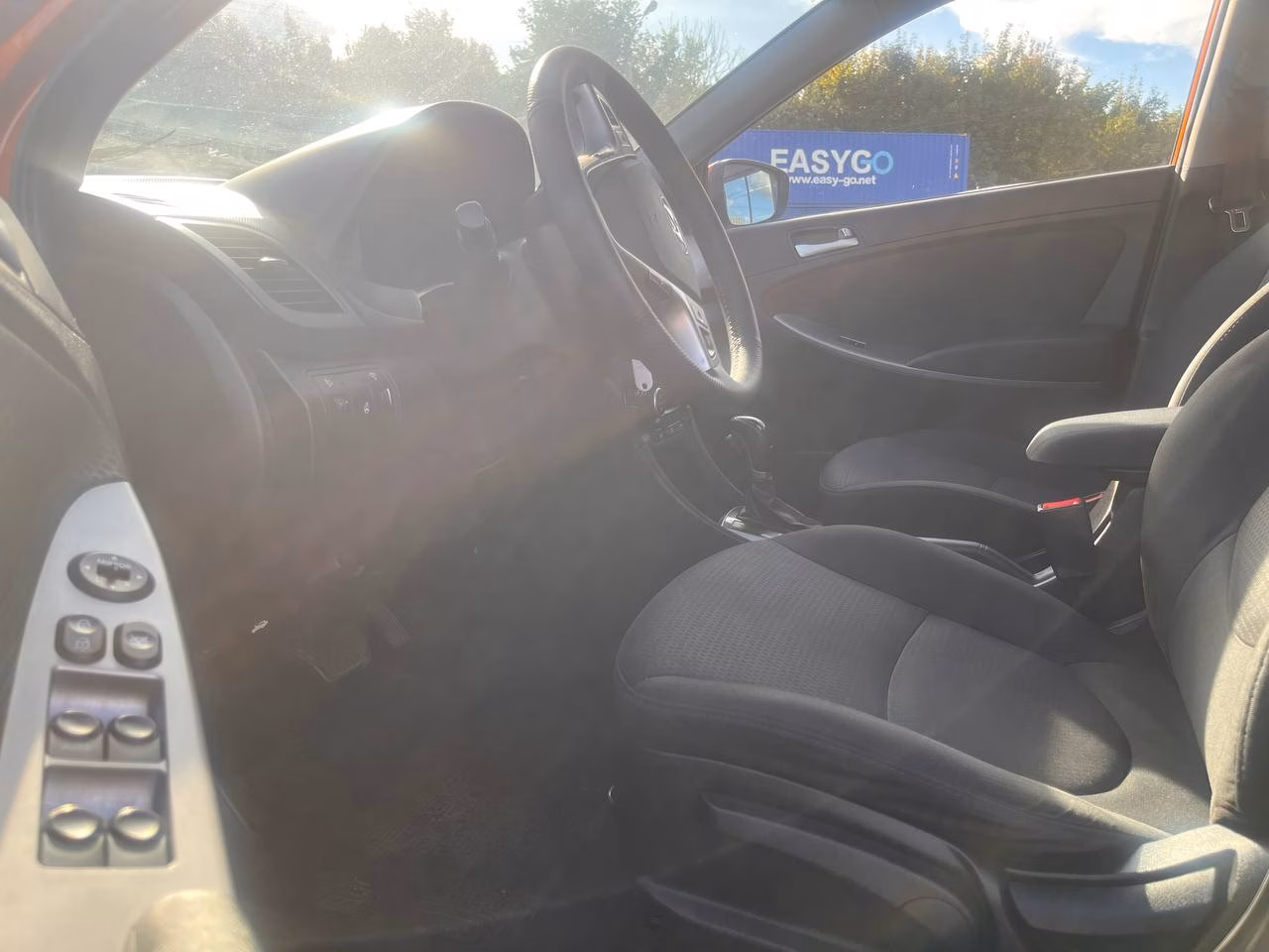 Hyundai Accent фото 9