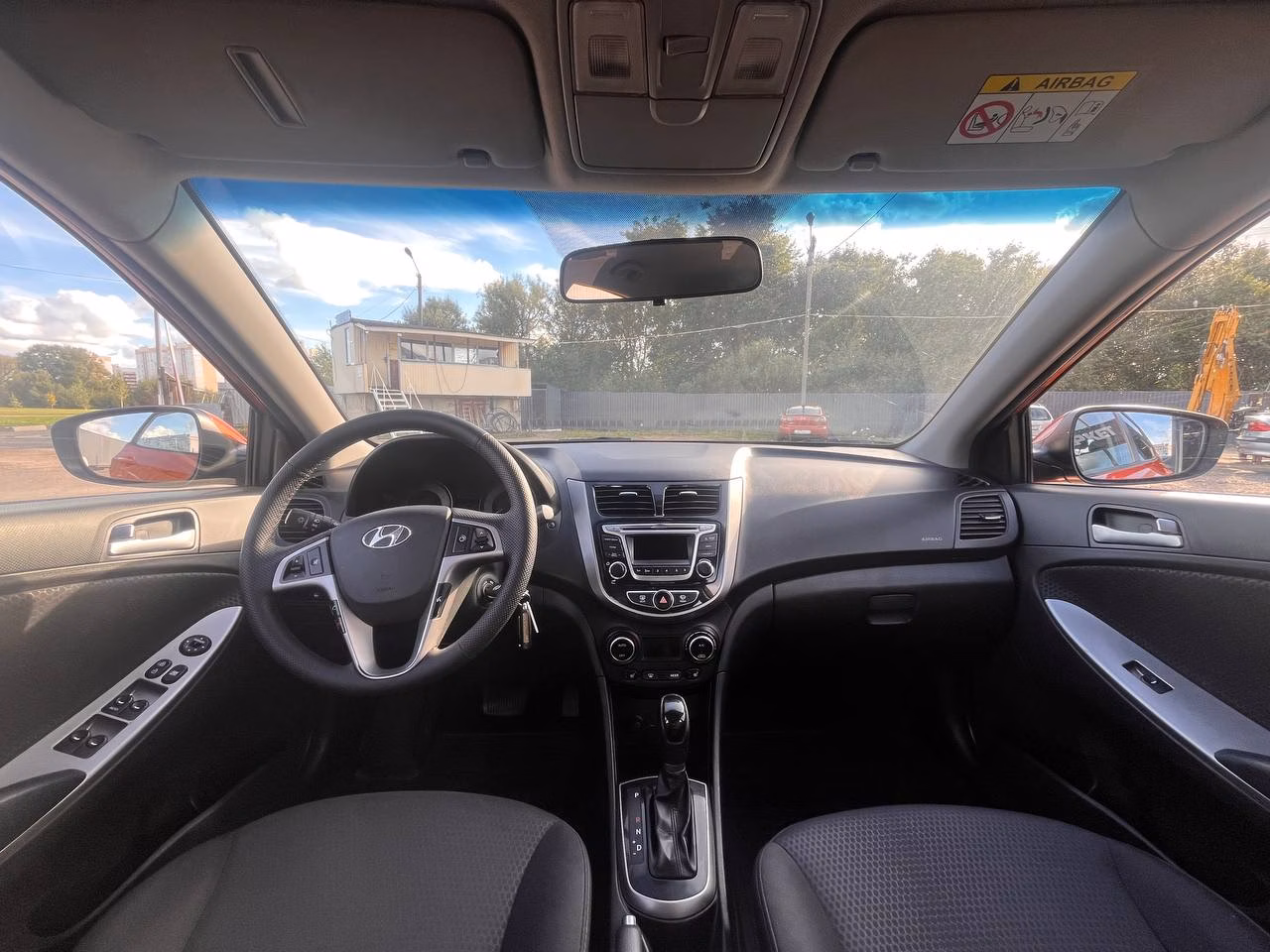 Hyundai Accent фото 17