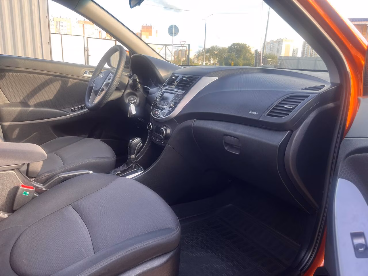 Hyundai Accent фото 19