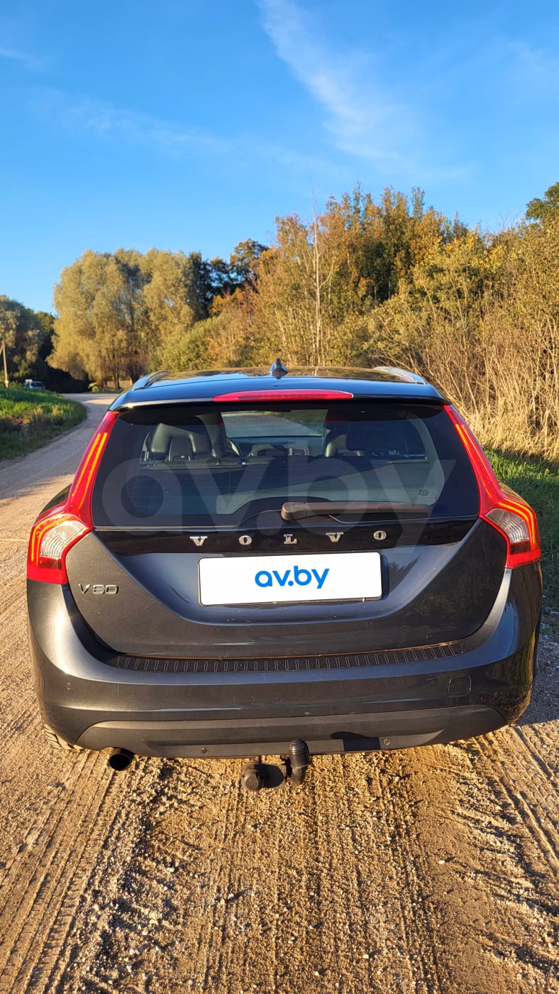 Volvo V60 фото 5