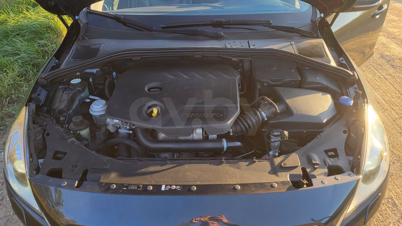 Volvo V60 фото 8