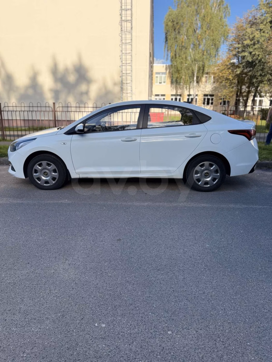 Hyundai Accent фото 2