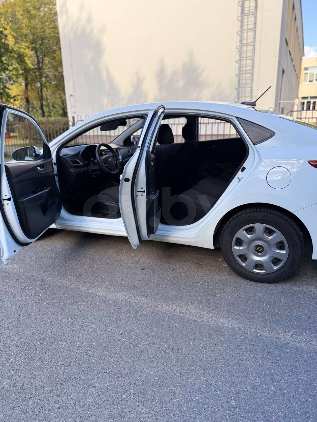 Hyundai Accent фото 5