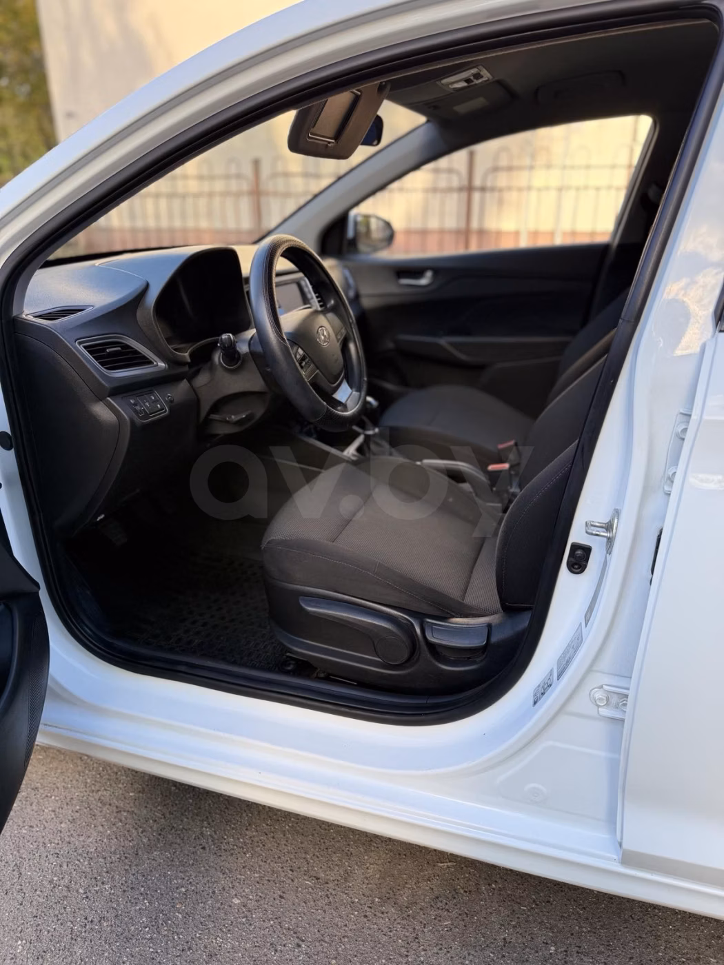 Hyundai Accent фото 6