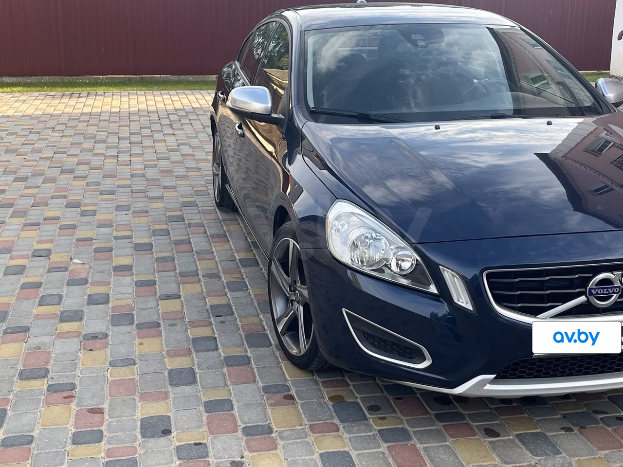 Volvo S60 фото 3
