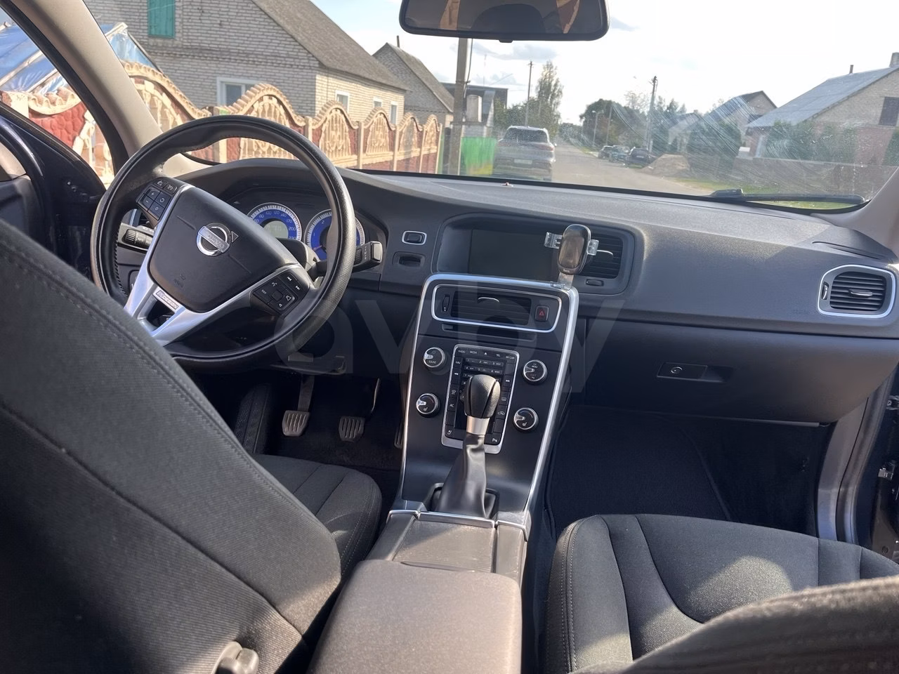 Volvo S60 фото 11