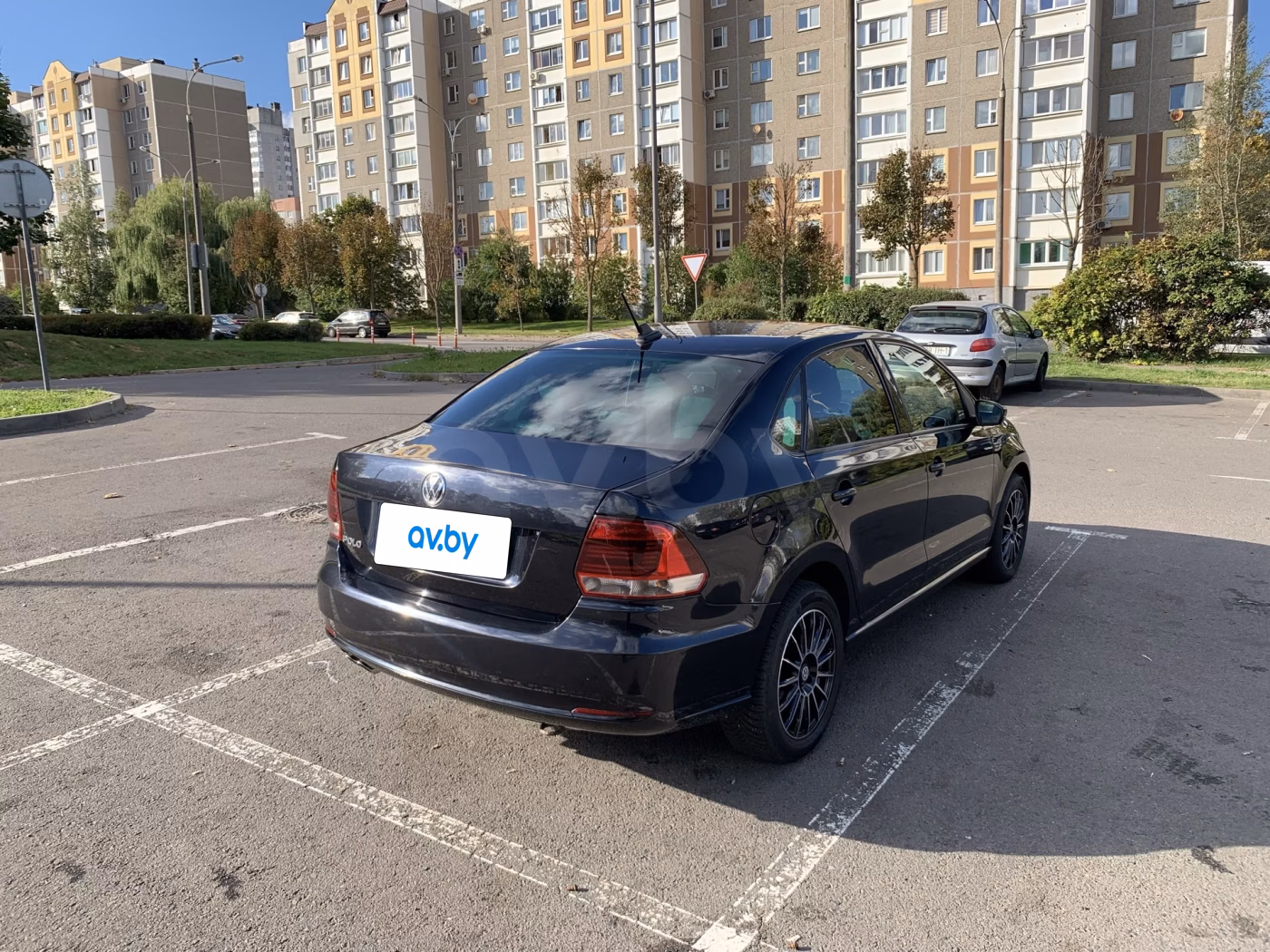 Volkswagen Polo Sedan фото 7