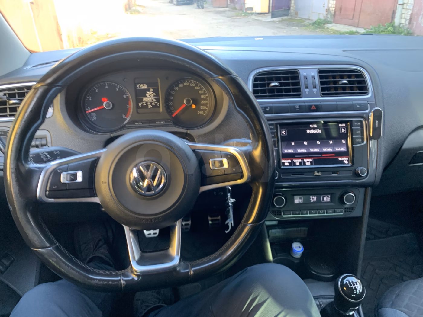 Volkswagen Polo Sedan фото 11