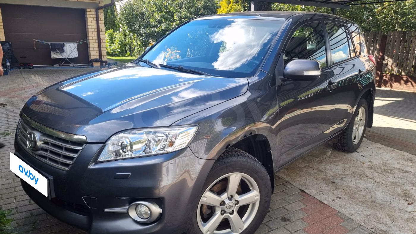 Toyota RAV4 фото 4