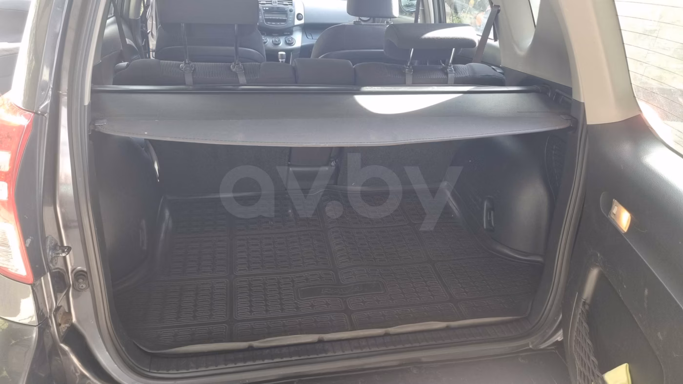 Toyota RAV4 фото 10