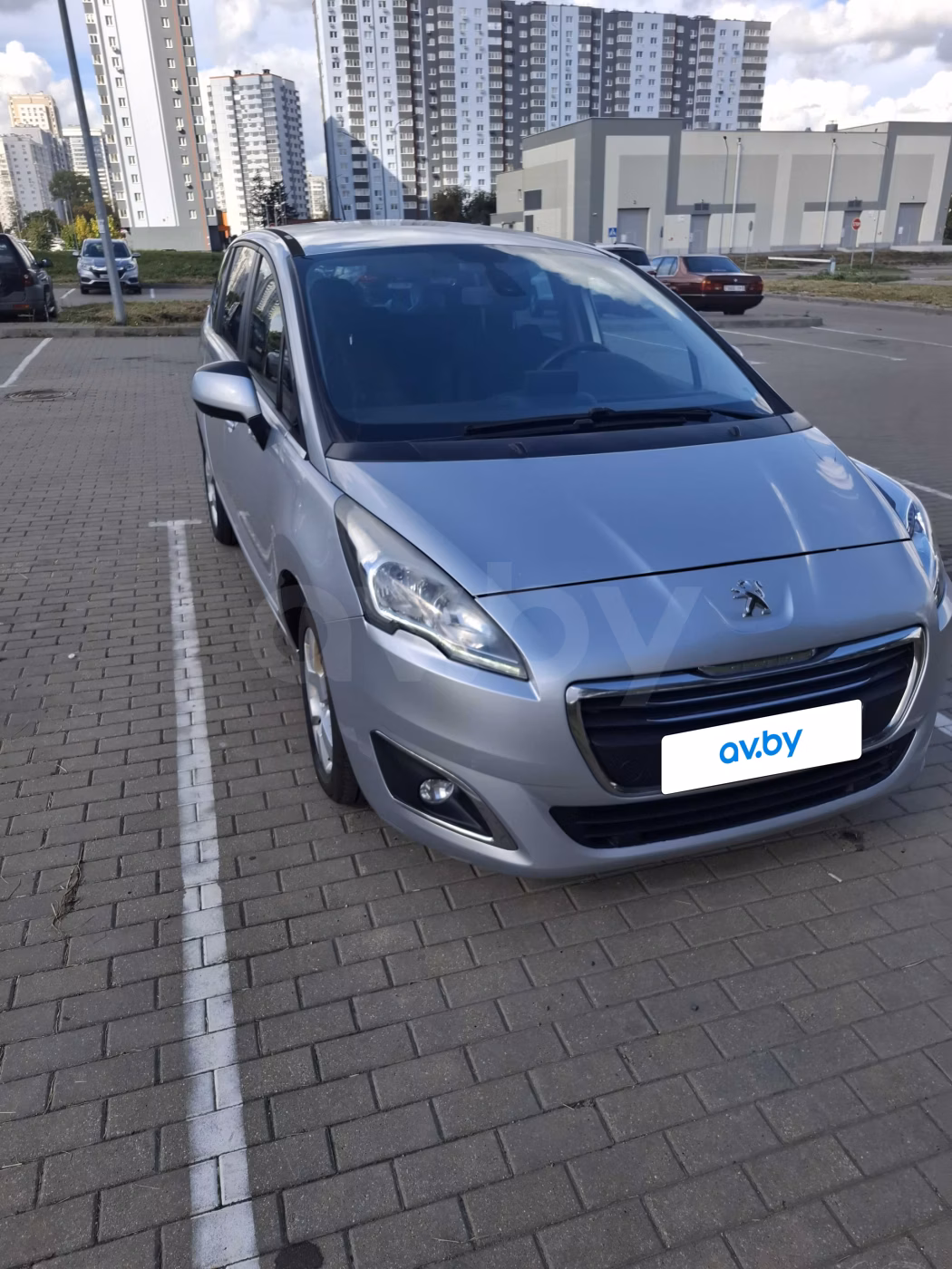 Peugeot 5008 фото 2