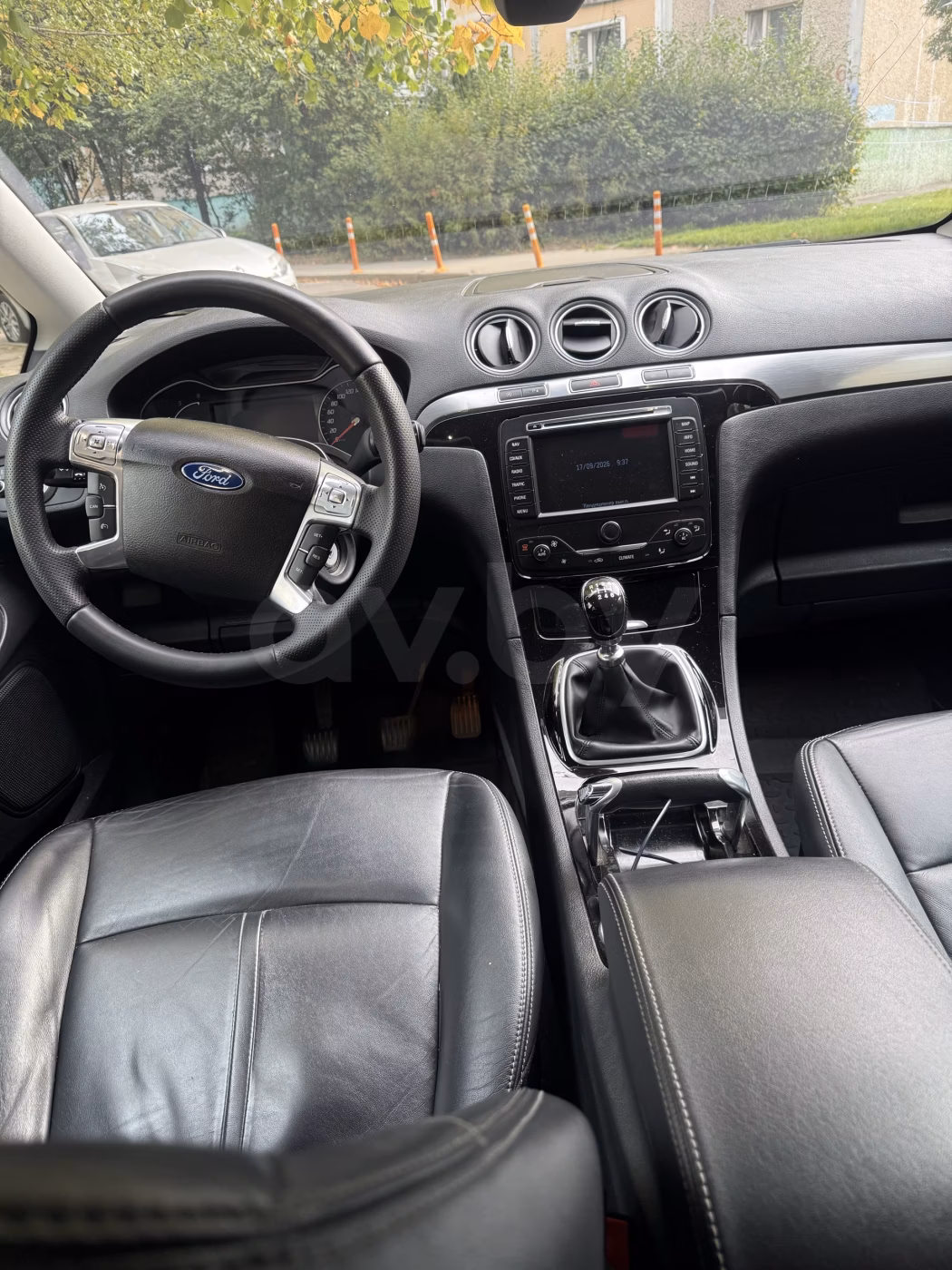 Ford S-MAX фото 2