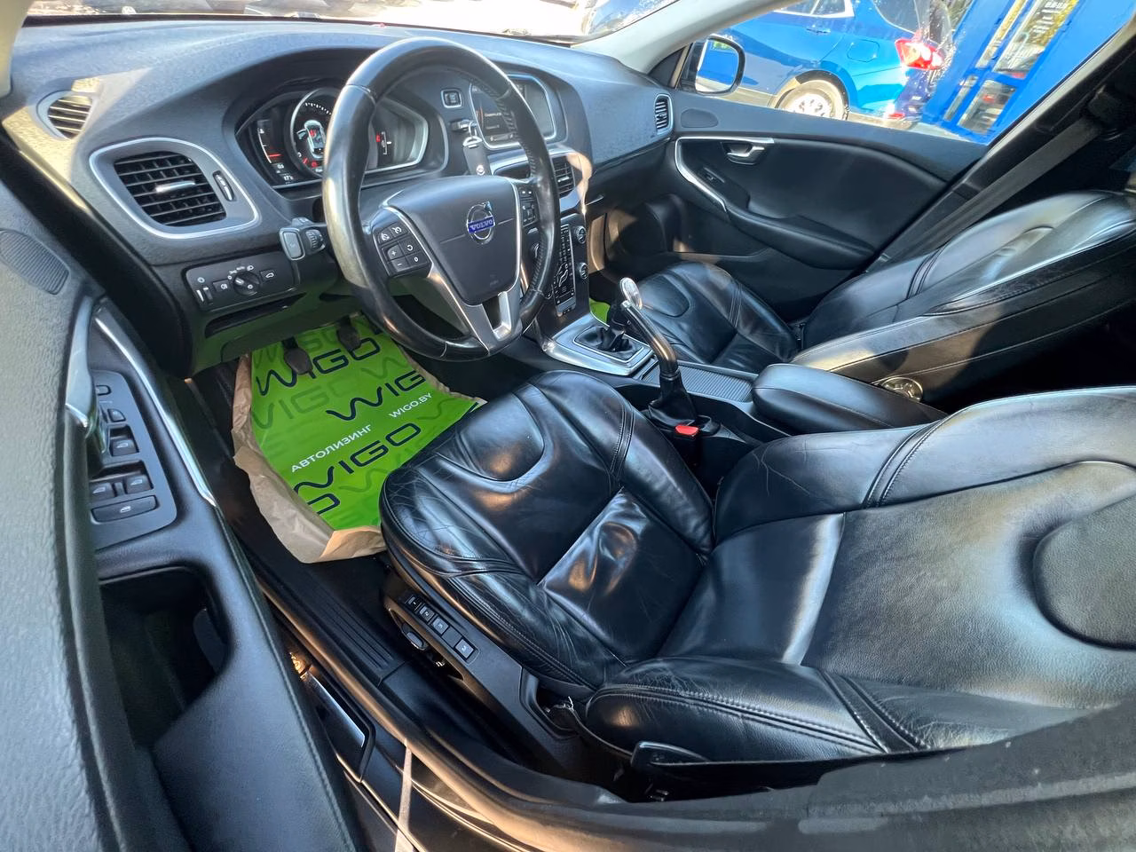 Volvo V40 фото 10