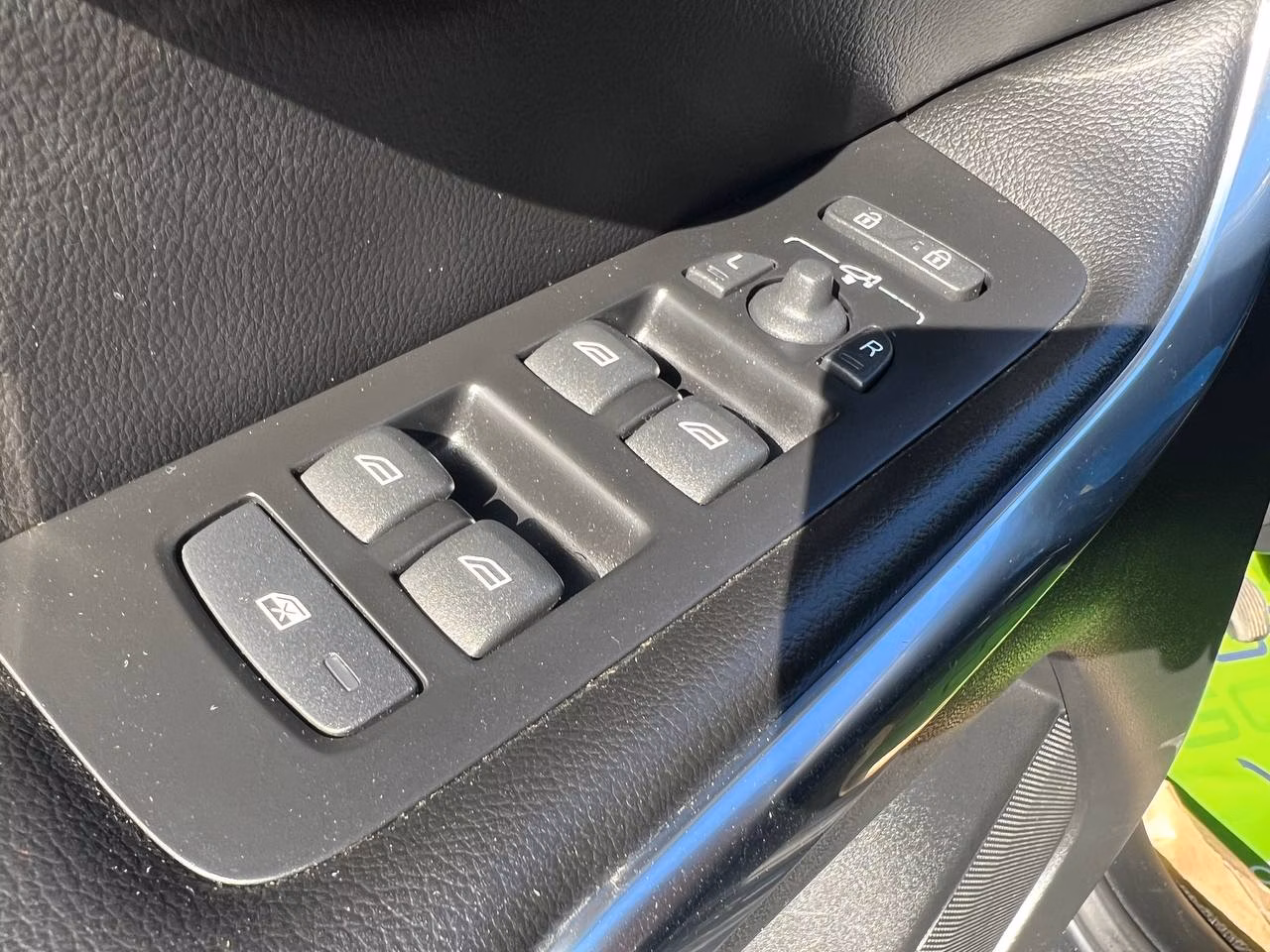 Volvo V40 фото 12