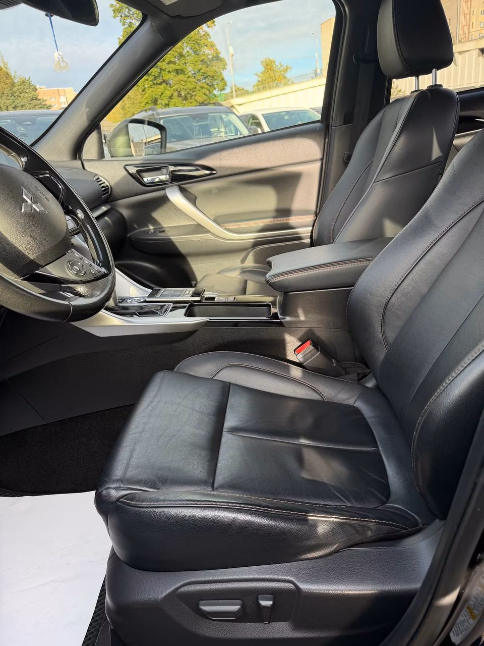 Mitsubishi Eclipse Cross фото 10