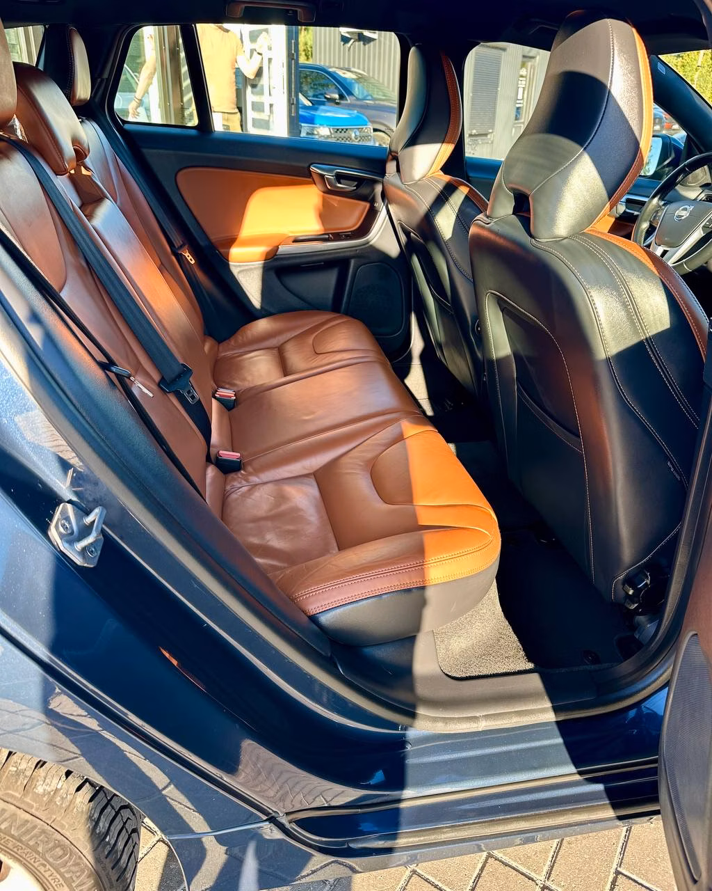 Volvo V60 фото 8