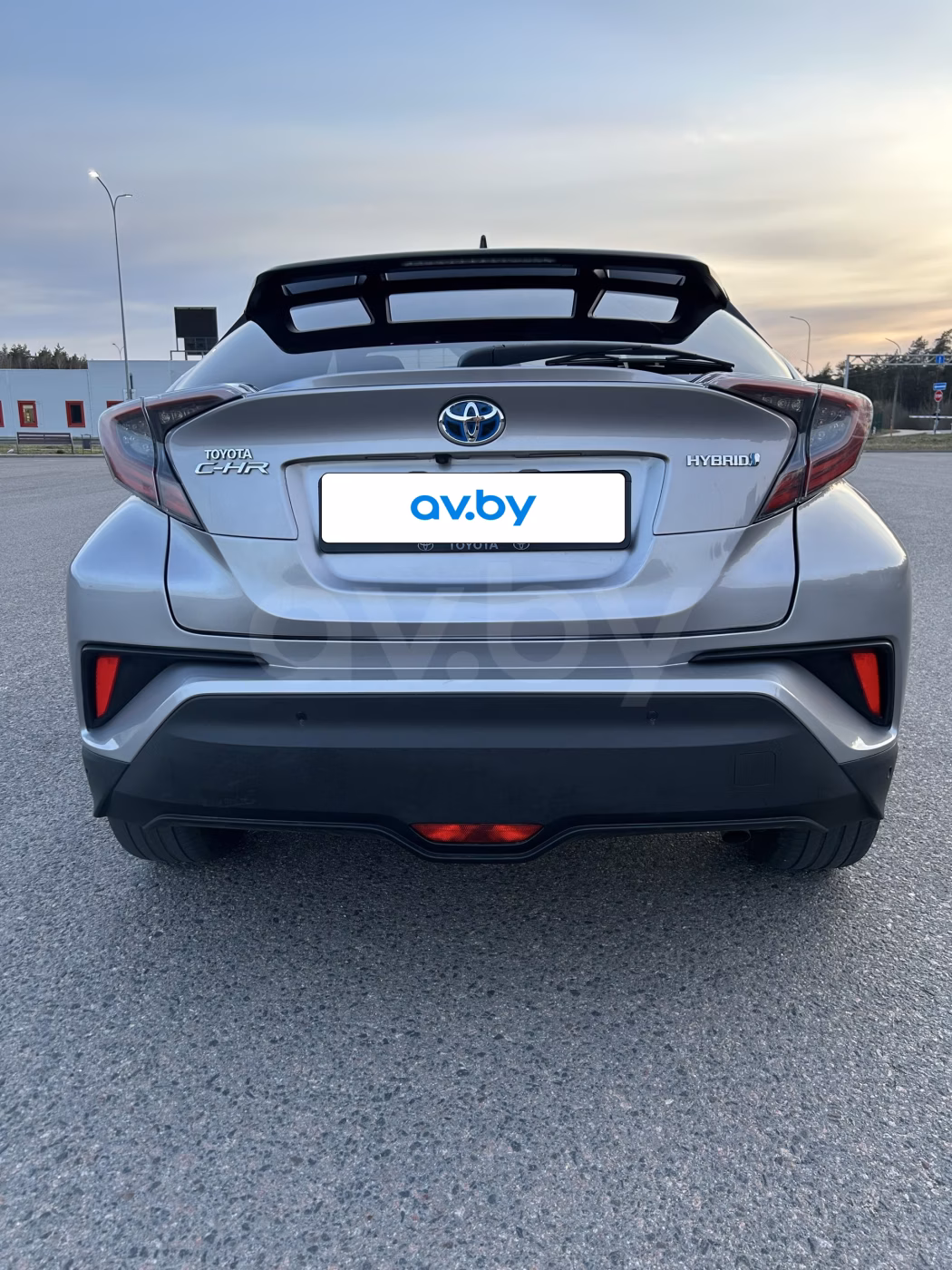 Toyota C-HR фото 4