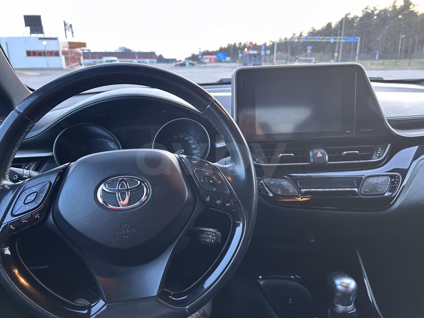 Toyota C-HR фото 5