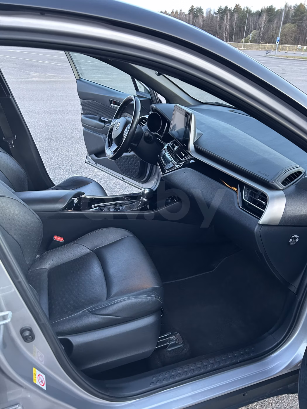 Toyota C-HR фото 7