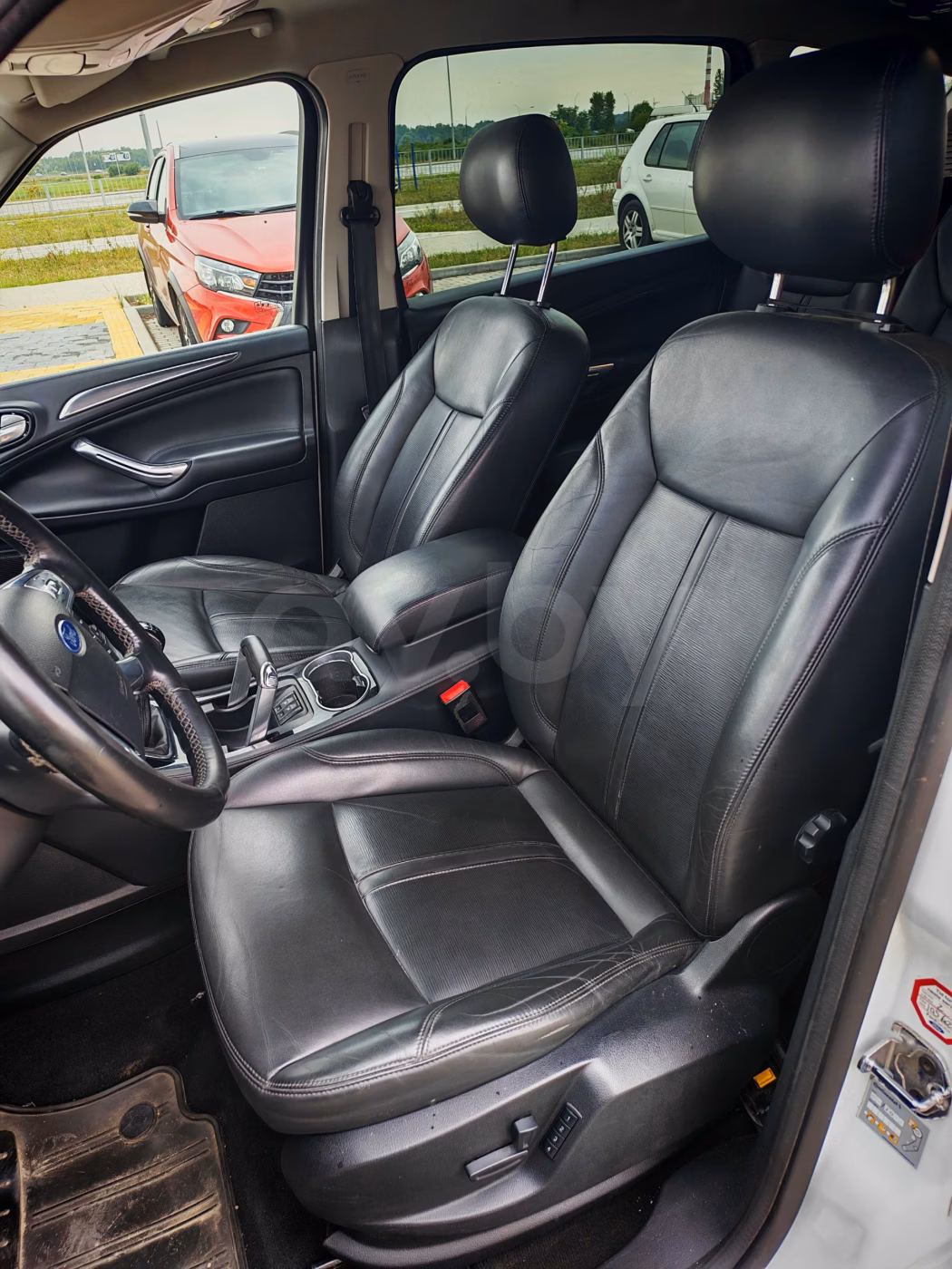 Ford S-MAX фото 11