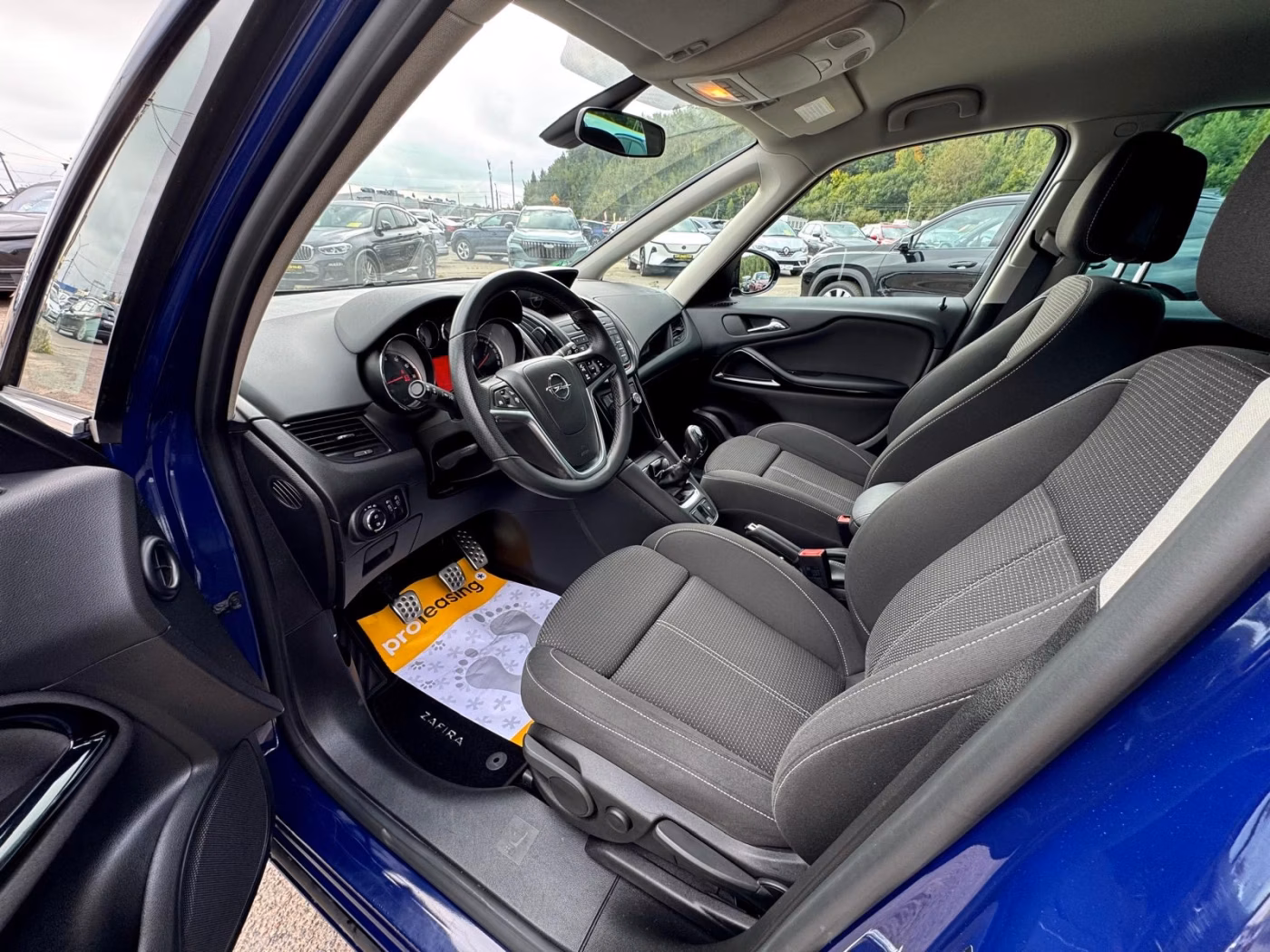 Opel Zafira фото 9