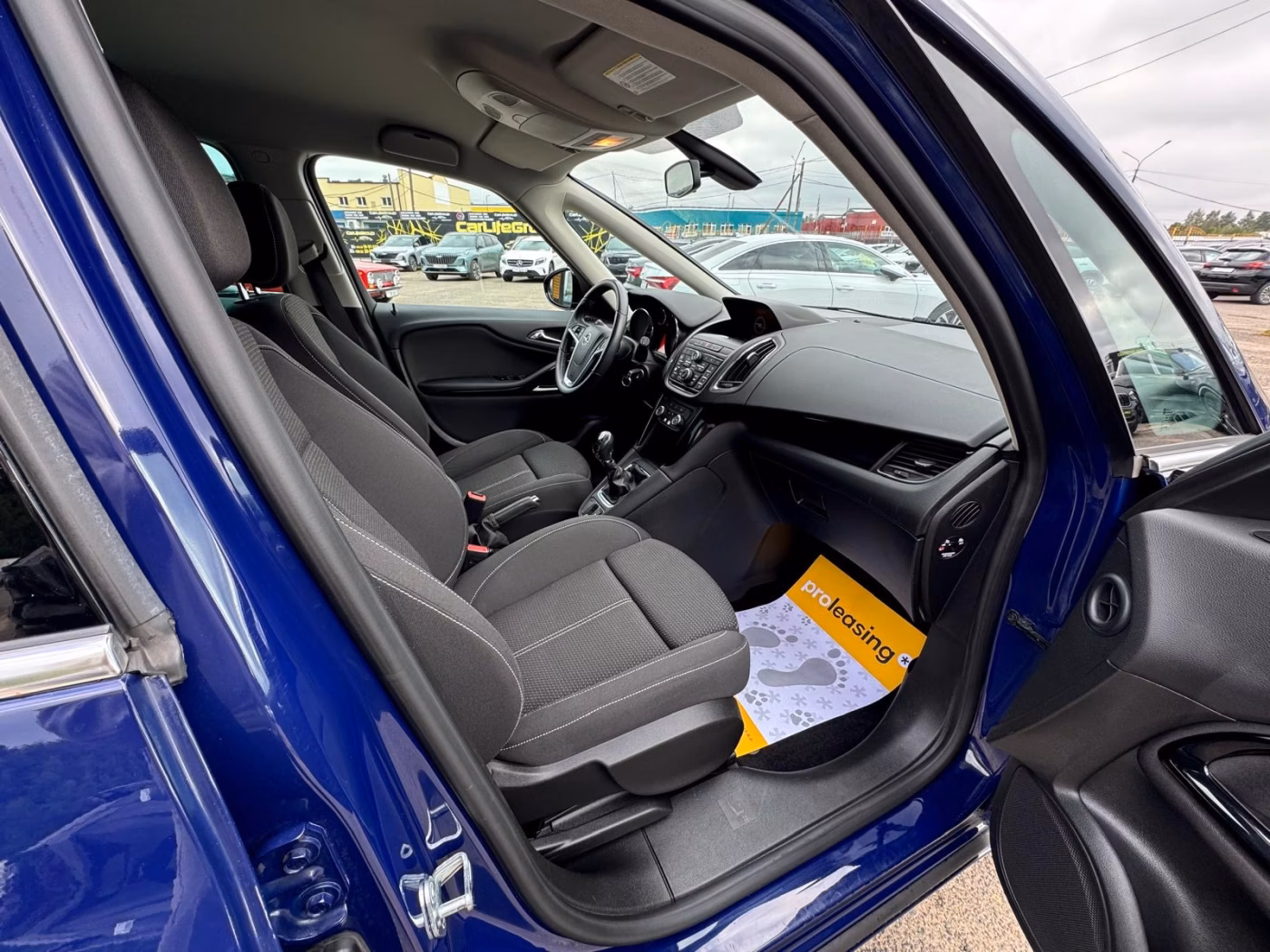 Opel Zafira фото 10