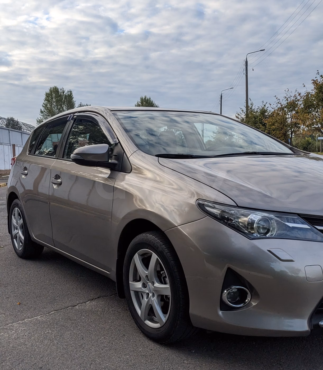 Toyota Auris фото 3