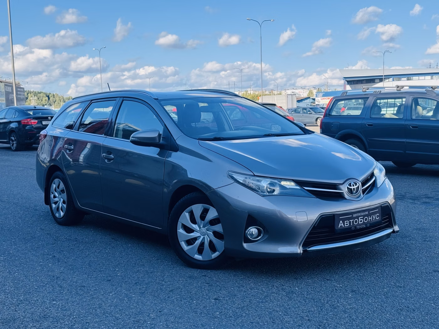 Toyota Auris фото 3