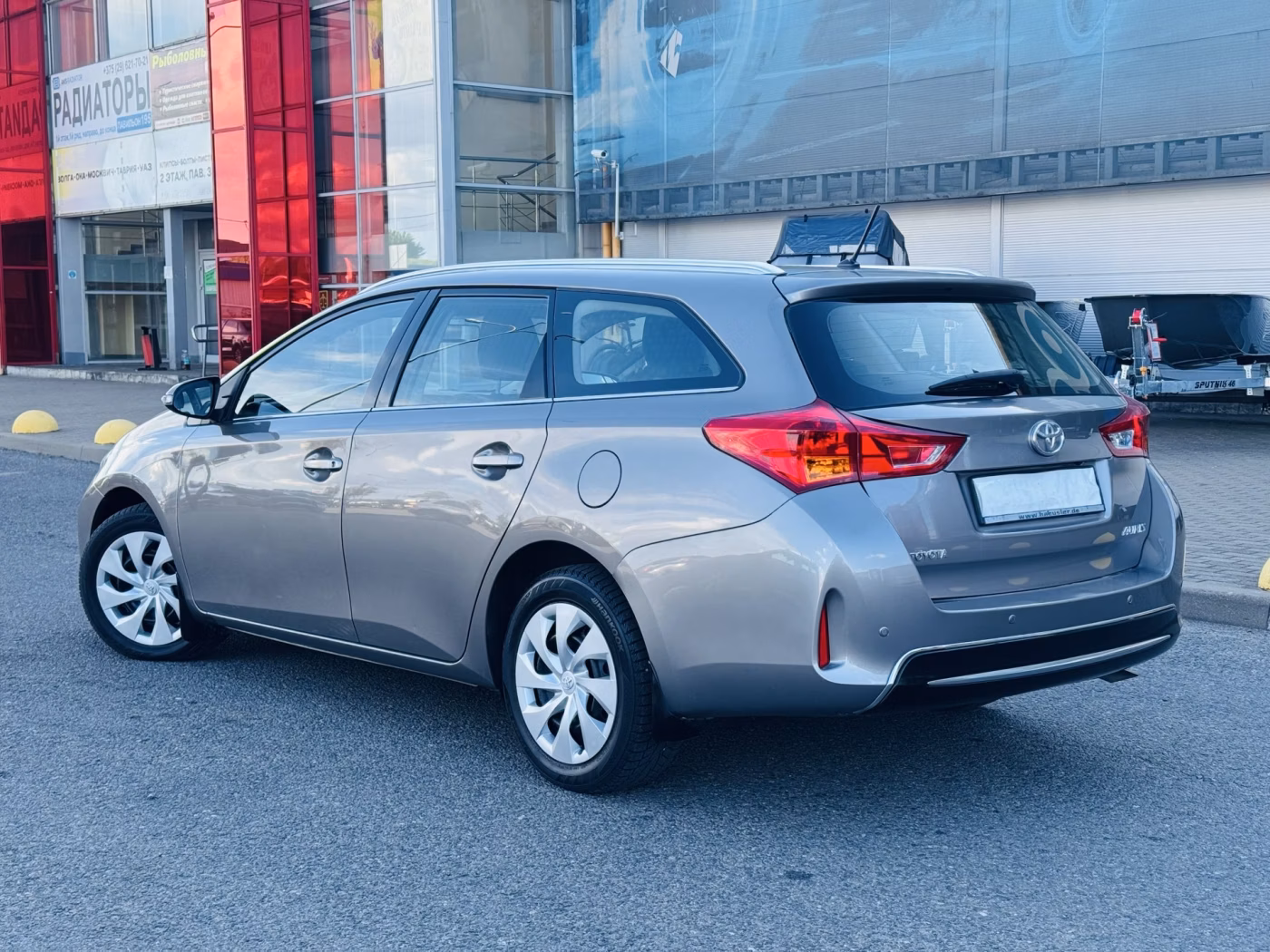 Toyota Auris фото 4