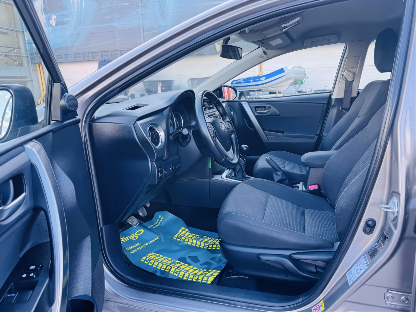 Toyota Auris фото 5