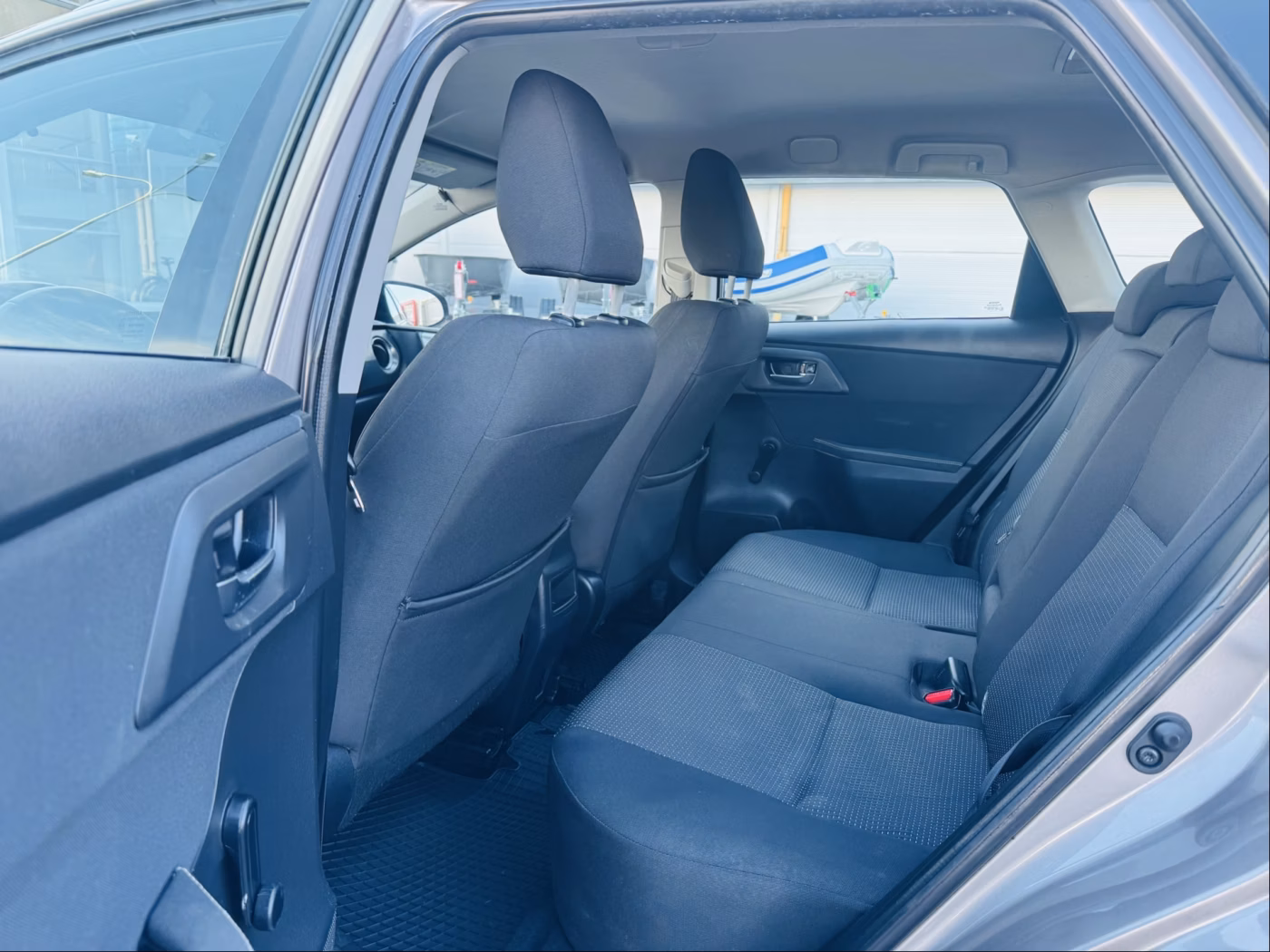 Toyota Auris фото 6